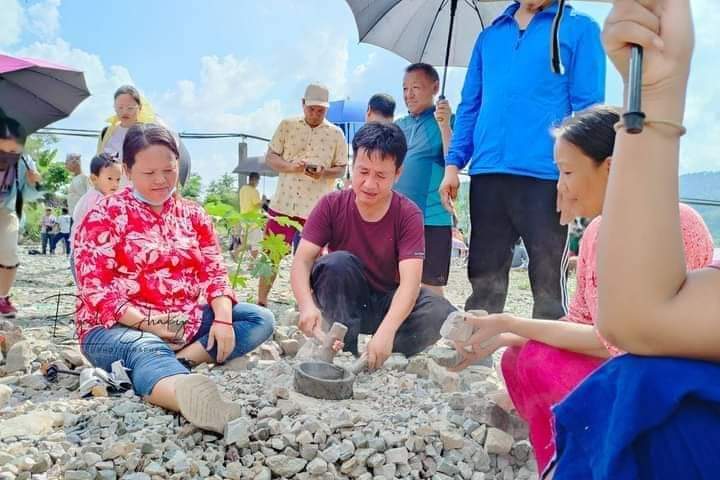 प्रचण्ड शेर बहादुर देवा बोलाएको छु, आए भने माटो दिएर पठाउँछु : हर्क साम्पाङ