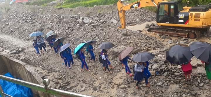 जोखिमका बीच लापिलाङ्गको बिधार्थी निकाय मौन ।।।