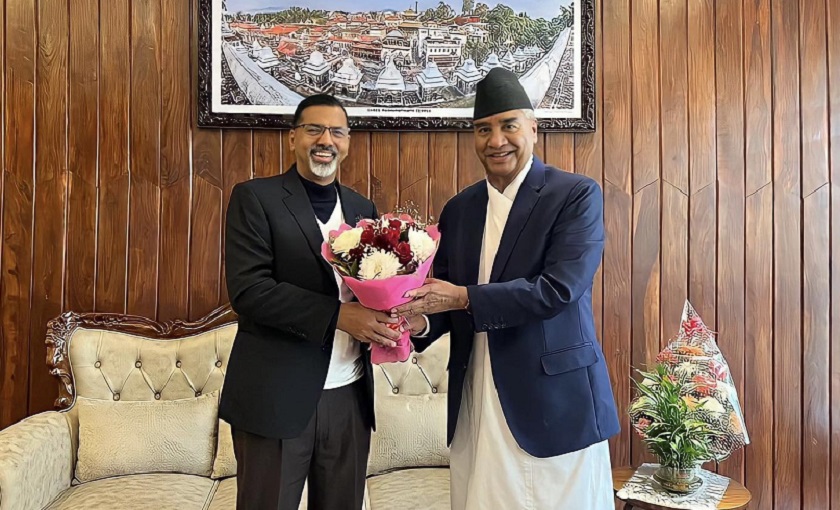 देउवालाई बधाई दिन अर्थमन्त्री शर्मा बालुवाटार पुगे