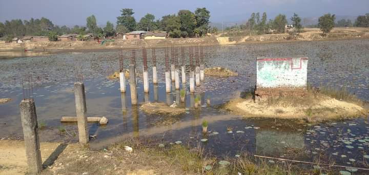 पर्यटन क्षेत्र माणिक दह ओझेलमा निकाय मौन ।।।