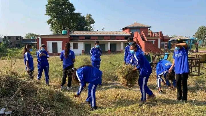 ब्लू स्काई स्टुडियोद्वारा सरसफाई कार्यक्रम सम्पन्न ।।।