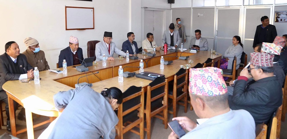 प्रमुख प्रतिपक्षी दलका रुपमा पार्टीले गर्ने कार्यक्रम तयार पार्न अध्यक्ष पुष्पकमल दाहाल प्रचण्डले नेताहरुसँग औपचारिक तथा अनौपचारिक सम्वाद गरिरहेका छन् ।