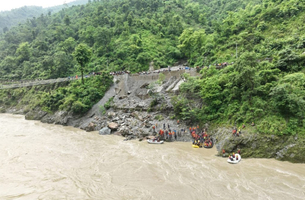 त्रिशूलीमा हराएको बस खोज्न ठूलो चुम्बक प्रयोग गरिने, चितवनको गोलाघाटसम्म खोजिने