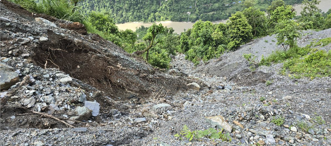 सामान्य भेल बग्ने ठाउँमा एक्कासि कसरी आयो बस बगाउने भेलबाढी यस्तो छ कारण