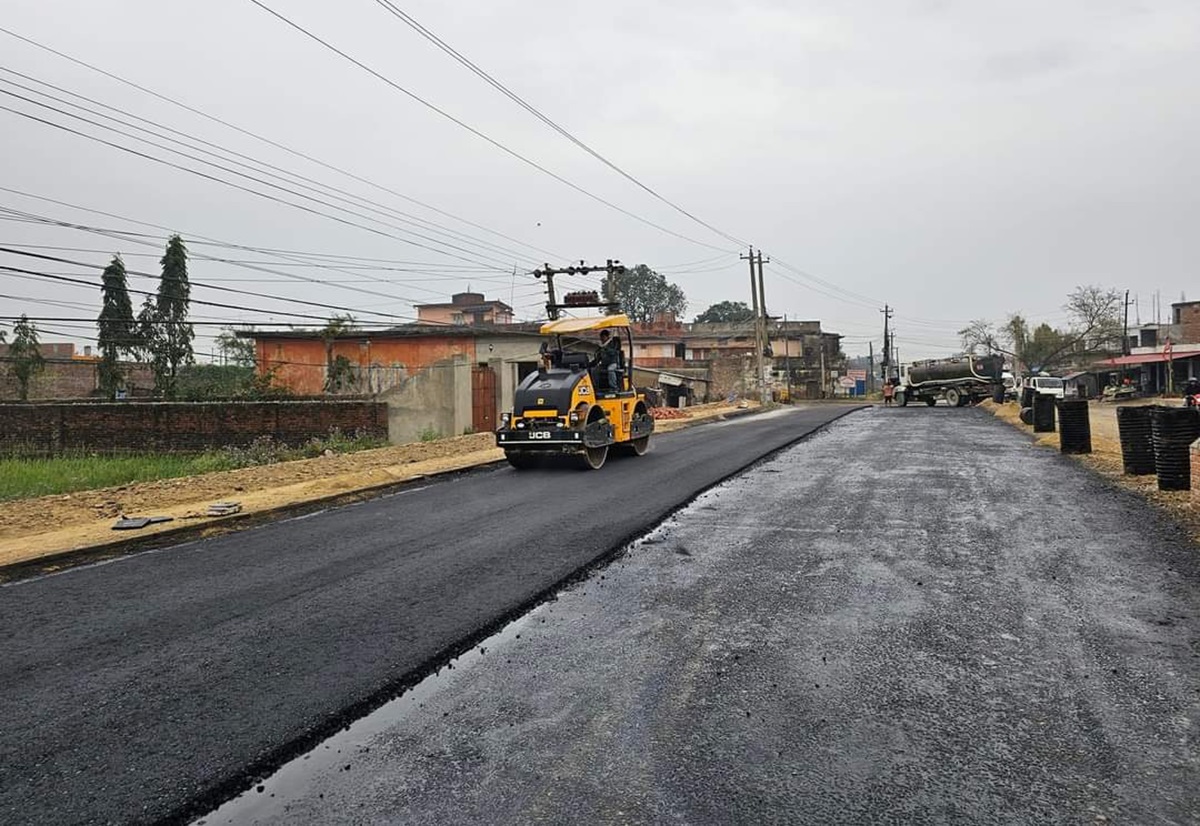 सरकारले पैसा नतिरेपछि निर्माण उपकरण नै उठाएर हिँड्न थाले व्यवसायी