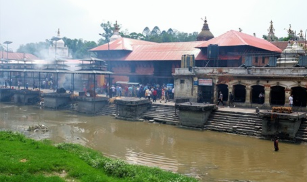 रूस-युक्रेन युद्धमा मारिएका पाँच नेपालीको अस्तु सेलाइयो पशुपतिमा