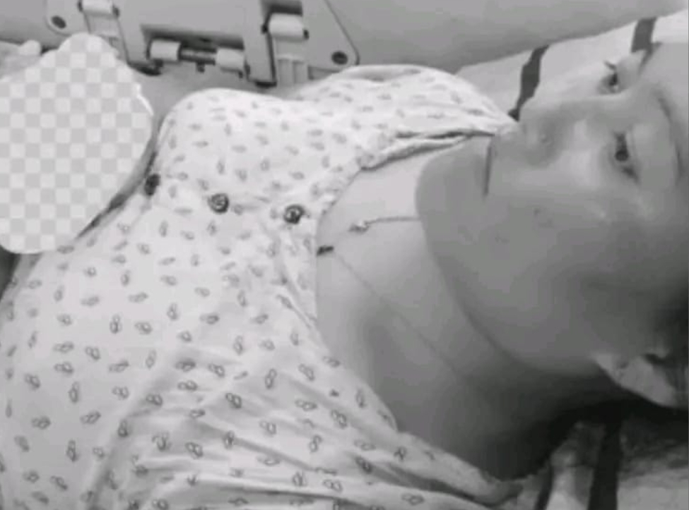 श्रीमानले हानेको खुकुरी रोक्ने क्रममा श्रीमती को घाइते