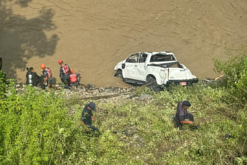 सुनकोसीमा गाडी दुर्घटना घाइते ‘डिस्चार्ज’, तीनजना अझै बेपत्ता