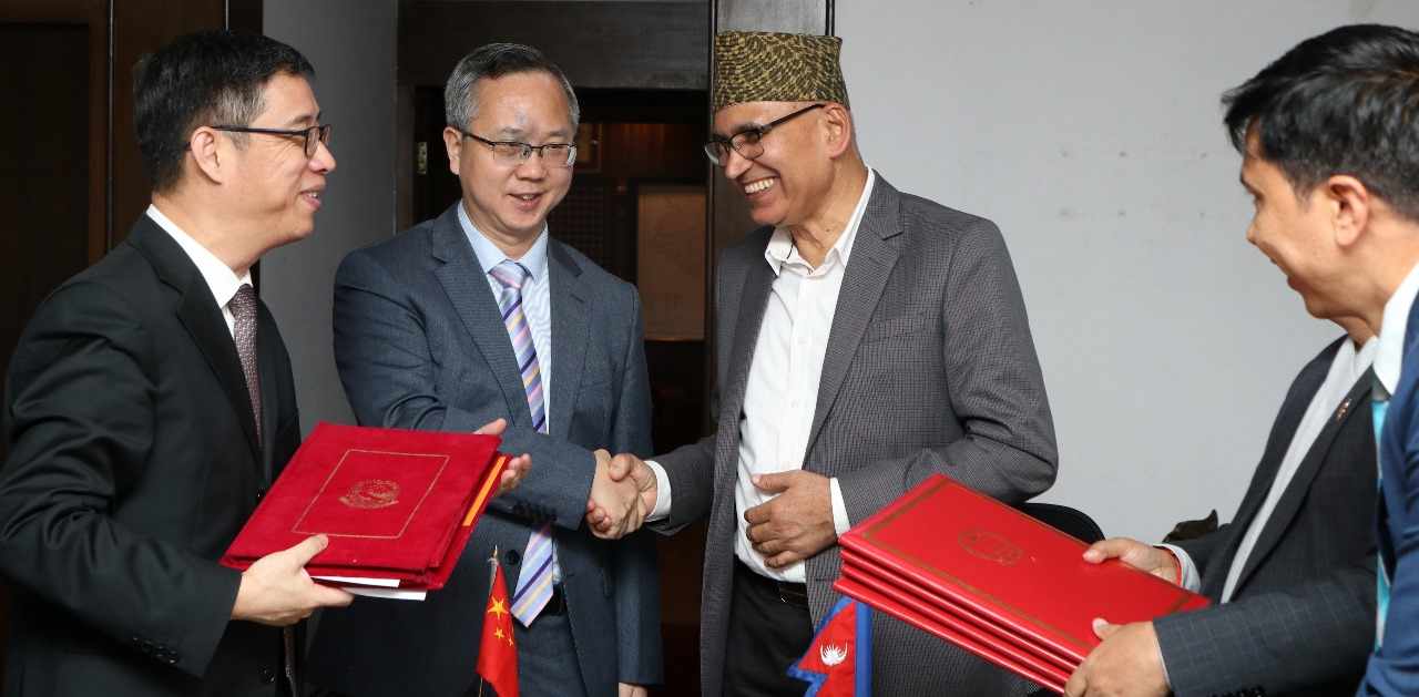 सरकारले पोखरा क्षेत्रीय अन्तर्राष्ट्रिय विमानस्थल निर्माण गर्दा लिइएको ऋण अनुदानमा परिणत गर्न चीनलाई पत्राचार गरेको छ ।