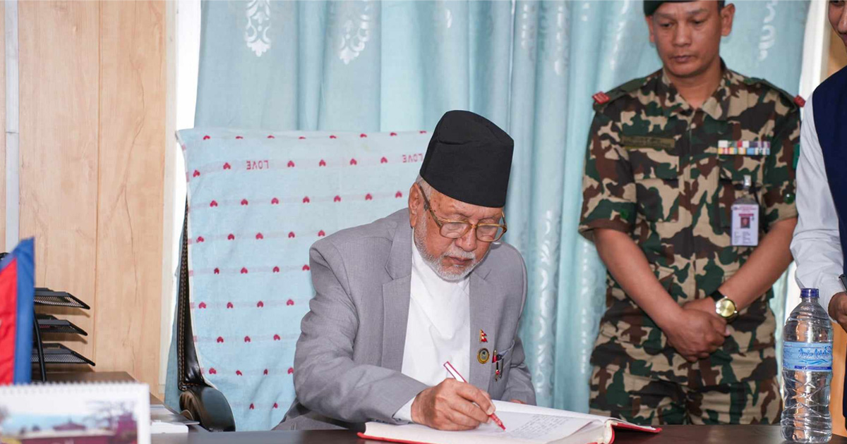 सुदूरपश्चिम प्रदेश प्रमुख नजिर मिँयाले दलहरूलाई आइतबार साँझ ५ बजेसम्मको समय दिएका छन्।