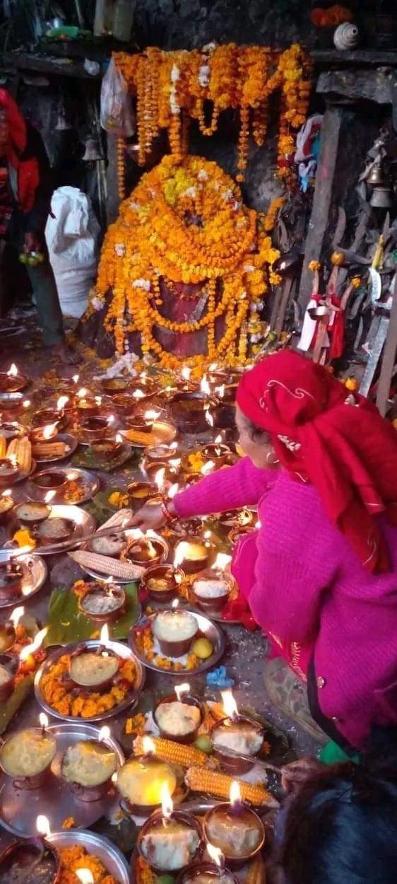 दोलखा जिल्लाको बिगु गाउँपालिका वडा नम्बर-८, थामिचागुस्थित श्री सेती देवी गजधुमी माइ मन्दिरमा आजको भव्य मेला