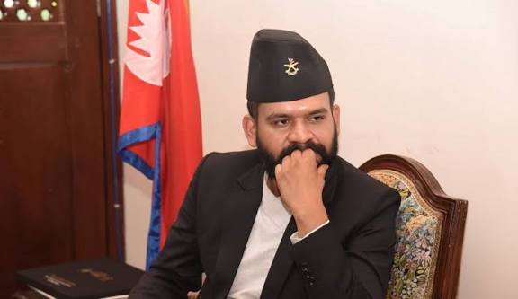 काठमाडौं । निर्वाचन आयोगले बालेन शाहले हेलिकोप्टर प्रयोगका लागि अनुमति लिएको स्पष्ट पारेको छ।